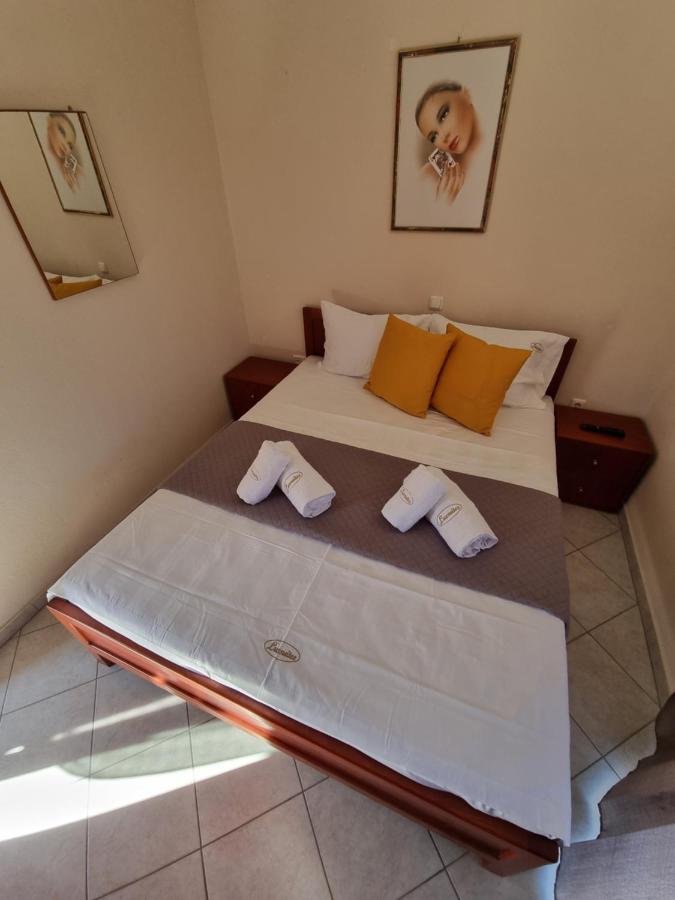 Ofrínion Premium Suites מראה חיצוני תמונה